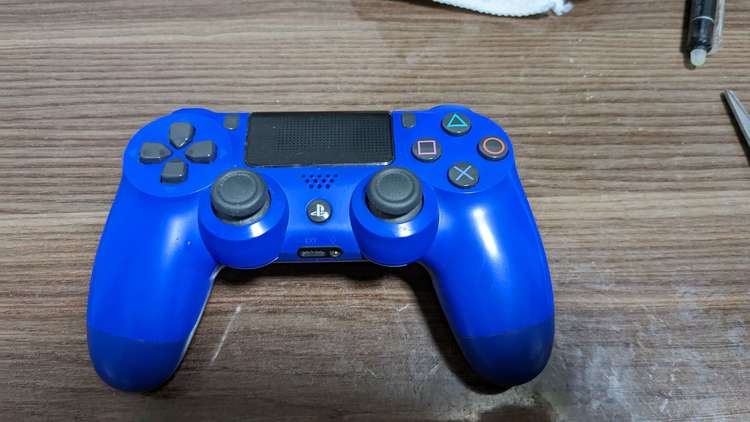 プレイステーション4本体 ジェットブラック (HDD 500GB/CUH-220（ゲーム機本体・ゲームソフト）の商品画像 - 査定依頼日：2023年1月2日 - 最高査定価格：11,500円