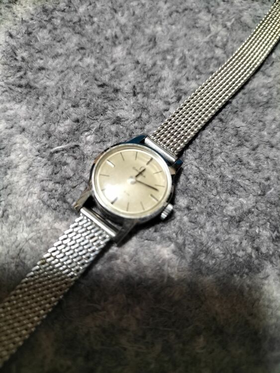 ジュネーブ（高級時計）の商品画像 - 査定依頼日：2025年6月4日 - 最高査定価格：30,000円