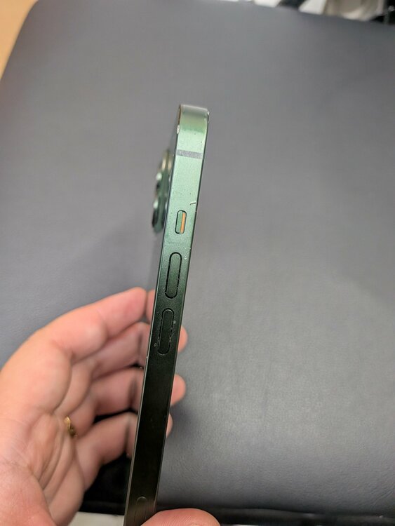 iPhone iPhone 13 128GB SIMフリー（スマホ）の商品画像 - 査定依頼日：2026年7月10日 - 最高査定価格：40,000円
