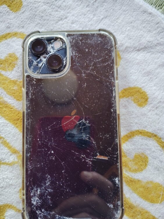 iPhone 13 128GB Softbank（スマホ）の商品画像 - 査定依頼日：2026年2月15日 - 最高査定価格：20,000円