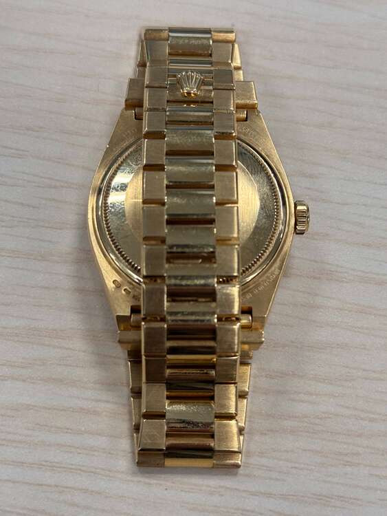 ロレックス デイデイト 1901（高級時計）の商品画像 - 査定依頼日：2025年2月5日 - 最高査定価格：2,000,000円