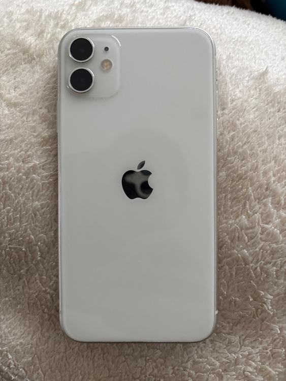 iPhone iPhone11 128GB Softbank（スマホ）の商品画像 - 査定依頼日：2026年6月24日 - 最高査定価格：15,000円