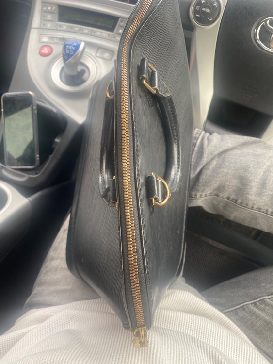 ルイヴィトン エピ （ブランドバッグ）の商品画像 - 査定依頼日：2025年9月5日 - 最高査定価格：50,000円