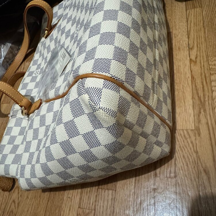 ダミエ　アズール　トータリー　PM トートバッグ（ブランドバッグ）の商品画像 - 査定依頼日：2025年5月1日 - 最高査定価格：100,000円