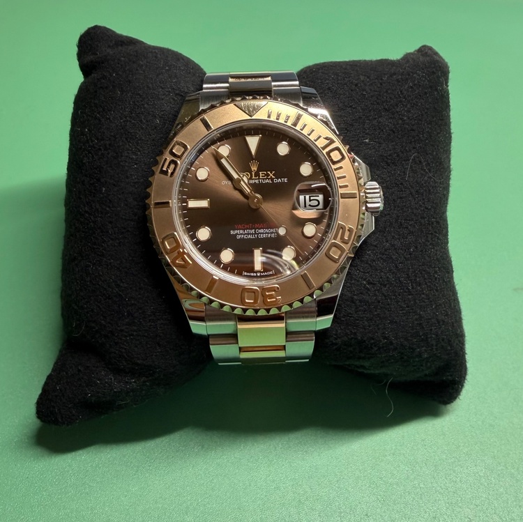 ヨットマスター　チョココンビ（高級時計）の商品画像 - 査定依頼日：2026年4月3日 - 最高査定価格：2,600,000円