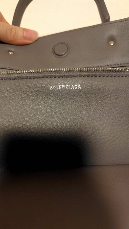 バレンシアガ  （ブランドバッグ）の商品画像 - 査定依頼日：2025年9月1日 - 最高査定価格：65,000円