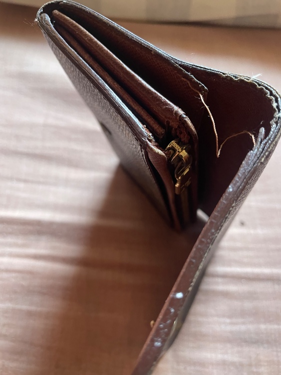 財布（ブランド財布・小物）の商品画像 - 査定依頼日：2026年8月11日 - 最高査定価格：5,000円