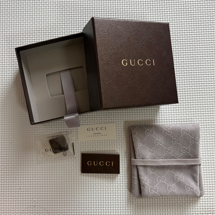 GUCCI　シルバー リング 7号 指輪 箱 保存袋 カード（金・貴金属）の商品画像 - 査定依頼日：2026年7月26日 - 最高査定価格：6,000円