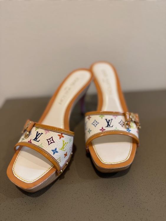 モノグラム・マルチカラー ミュールサンダル（古着・ファッション）の商品画像 - 査定依頼日：2025年12月7日 - 最高査定価格：100,000円