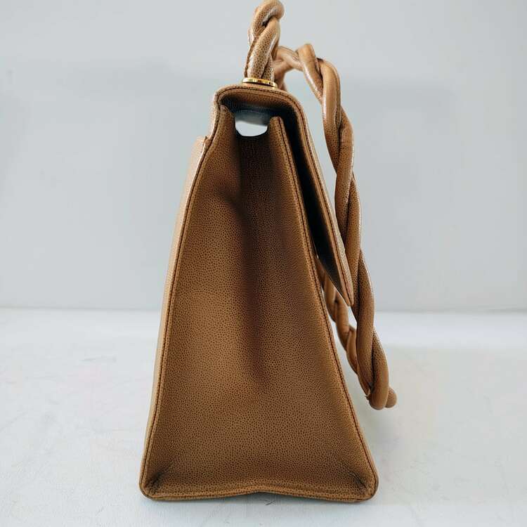 シャネル キャビアスキン ツイストハンドル 2wayハンドバッグベージュ G金具（ブランドバッグ）の商品画像 - 査定依頼日：2025年4月7日 - 最高査定価格：300,000円