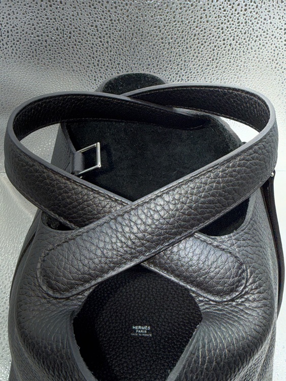 ピコタンロックPM（ブランドバッグ）の商品画像 - 査定依頼日：2025年10月6日 - 最高査定価格：550,000円