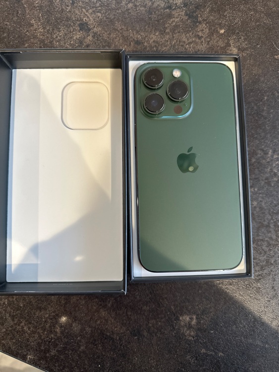 iPhone 13pro 256GB（スマホ）の商品画像 - 査定依頼日：2025年8月2日 - 最高査定価格：73,000円