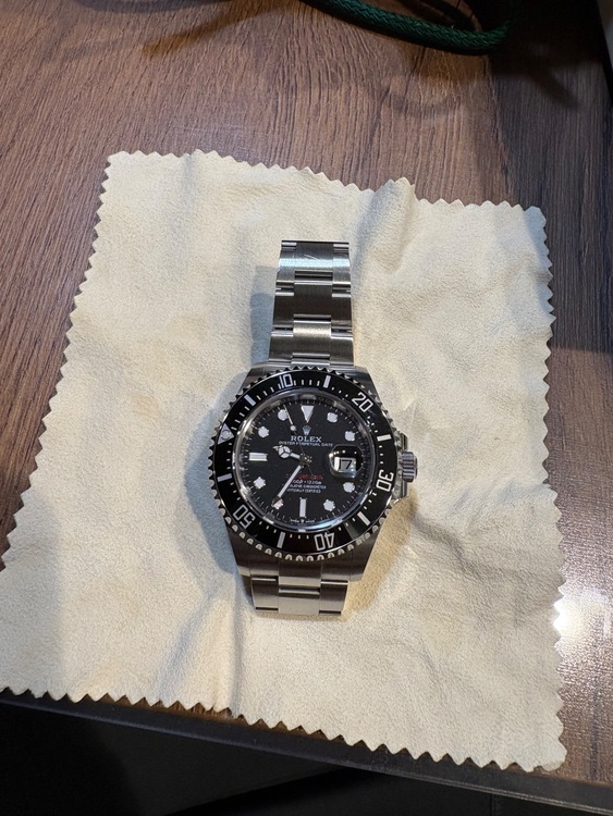 ロレックス シードゥエラー 12660（高級時計）の商品画像 - 査定依頼日：2025年6月17日 - 最高査定価格：1,800,000円