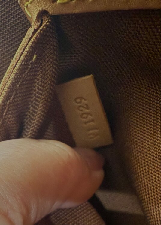 ルイヴィトン アルマ （ブランドバッグ）の商品画像 - 査定依頼日：2025年3月31日 - 最高査定価格：30,000円