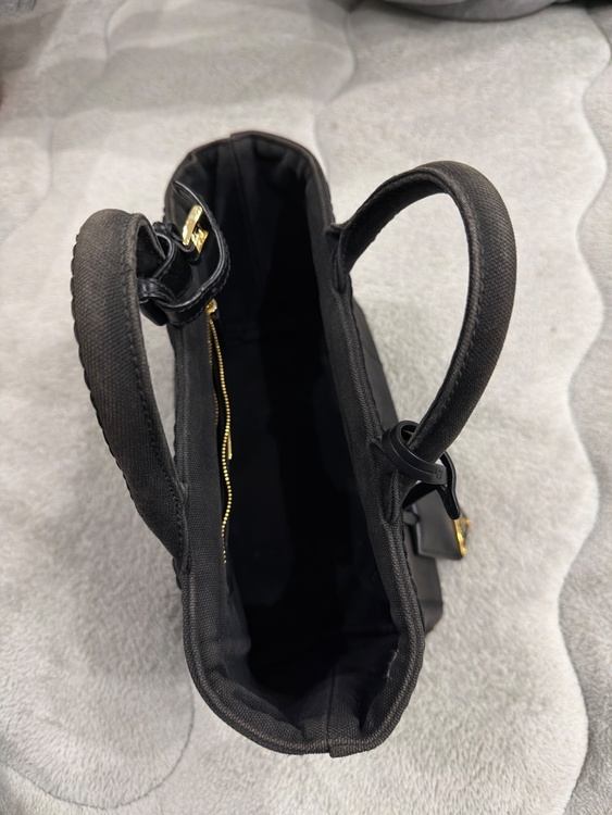 プラダ  （ブランドバッグ）の商品画像 - 査定依頼日：2026年2月1日 - 最高査定価格：135,000円