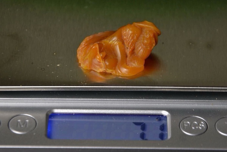 田黄　彫刻石　置物　（美術品・骨董品）の商品画像 - 査定依頼日：2026年1月25日 - 最高査定価格：5,000円