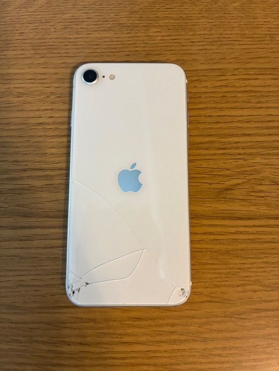 iPhone iPhone SE (第 2 世代) 256GB SIMフリー（スマホ）の商品画像 - 査定依頼日：2026年5月24日 - 最高査定価格：7,000円