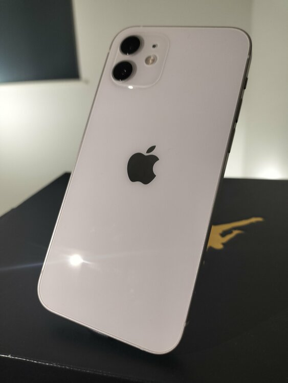 iPhone 12 64GB Softbank（スマホ）の商品画像 - 査定依頼日：2026年4月18日 - 最高査定価格：24,000円