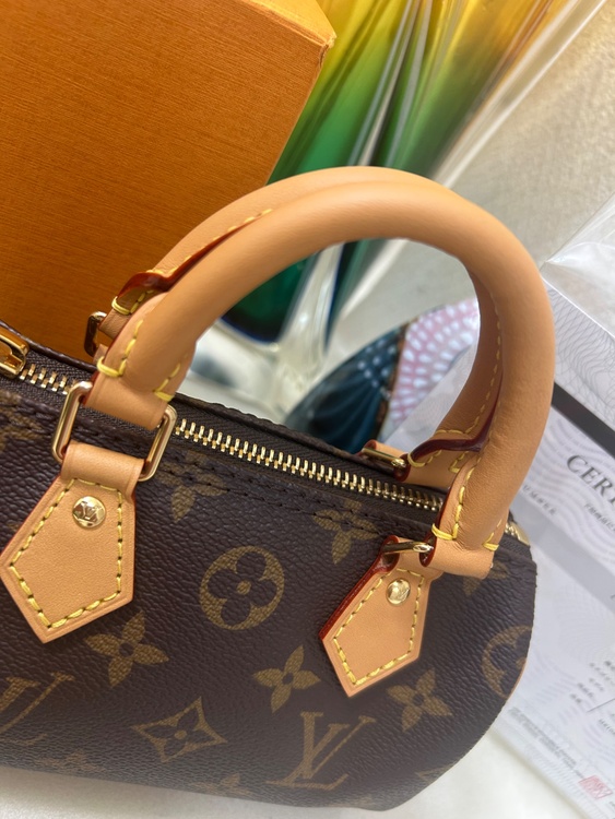 ナノスピーディ 型番　M81085（ブランドバッグ）の商品画像 - 査定依頼日：2026年4月4日 - 最高査定価格：100,000円