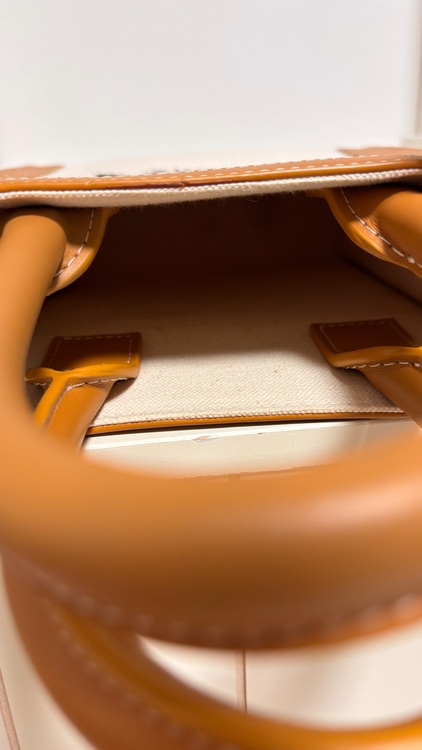 ミニバーティカル カバ （ブランドバッグ）の商品画像 - 査定依頼日：2025年11月17日 - 最高査定価格：80,000円