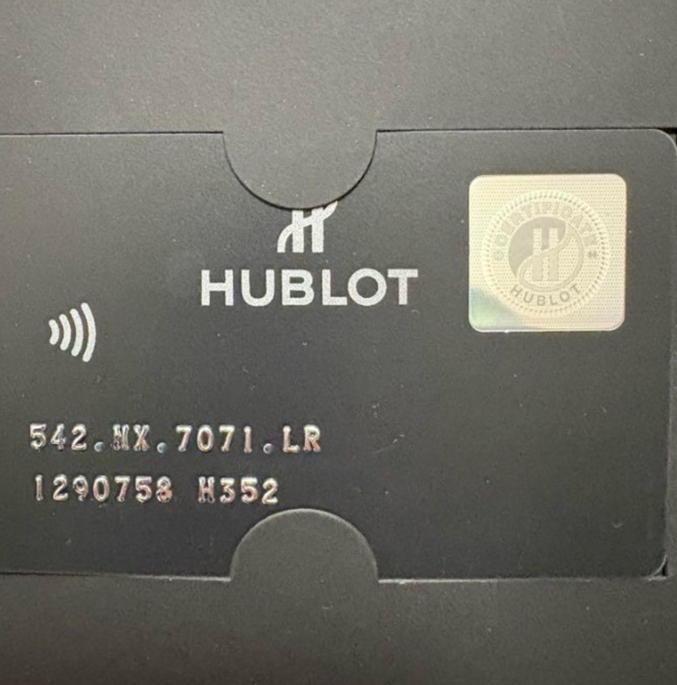 ウブロ HUBLOT クラシックフュージョン チタニウムレーシング 42mm（高級時計）の商品画像 - 査定依頼日：2025年8月16日 - 最高査定価格：600,000円