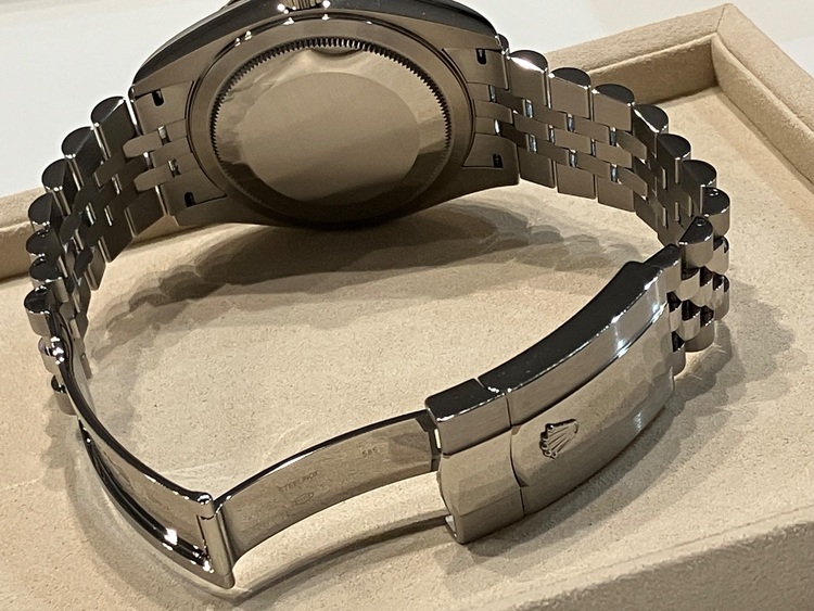 スカイドゥエラー ブライトブルー ジュビリーブレス（高級時計）の商品画像 - 査定依頼日：2025年6月14日 - 最高査定価格：3,650,000円