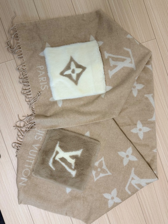 モノグラムカシミヤ100大判ストール未使用（古着・ファッション）の商品画像 - 査定依頼日：2025年11月12日 - 最高査定価格：70,000円