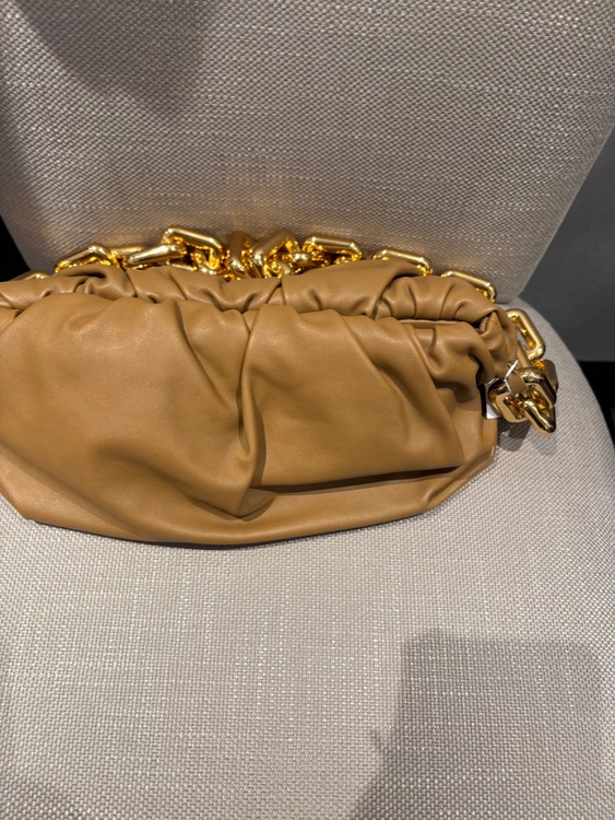 ボッテガ・ヴェネタ  （ブランドバッグ）の商品画像 - 査定依頼日：2025年12月23日 - 最高査定価格：80,000円