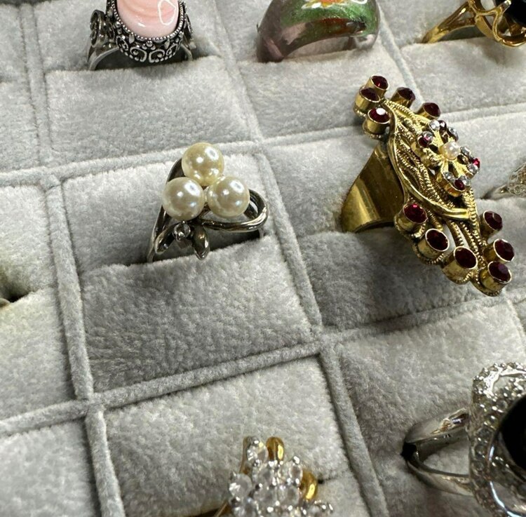 リング（宝石）の商品画像 - 査定依頼日：2025年3月1日 - 最高査定価格：10,000円