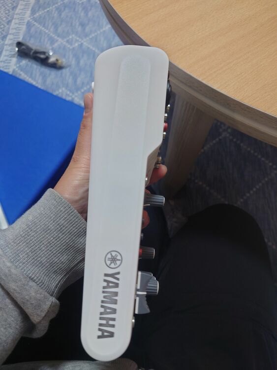 ヤマハ(YAMAHA) ライブストリーミングミキサー 3チャンネル ホワイト A（オーディオ・スピーカー）の商品画像 - 査定依頼日：2025年11月14日 - 最高査定価格：5,000円