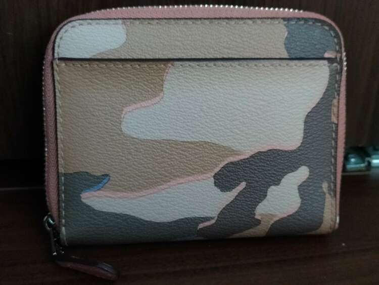 COACH（ブランド財布・小物）の商品画像 - 査定依頼日：2025年4月10日 - 最高査定価格：3,000円