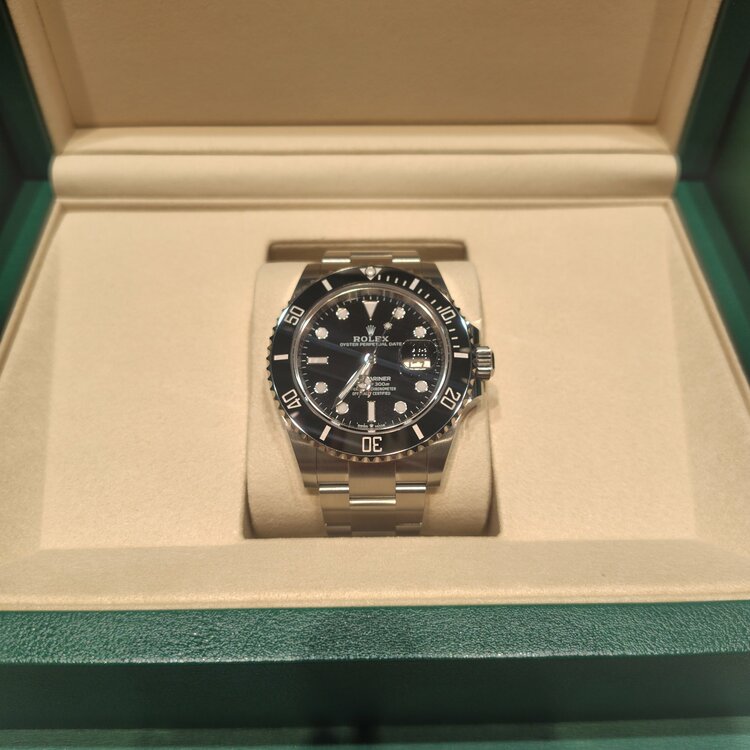 126610LN（高級時計）の商品画像 - 査定依頼日：2026年3月18日 - 最高査定価格：2,365,000円