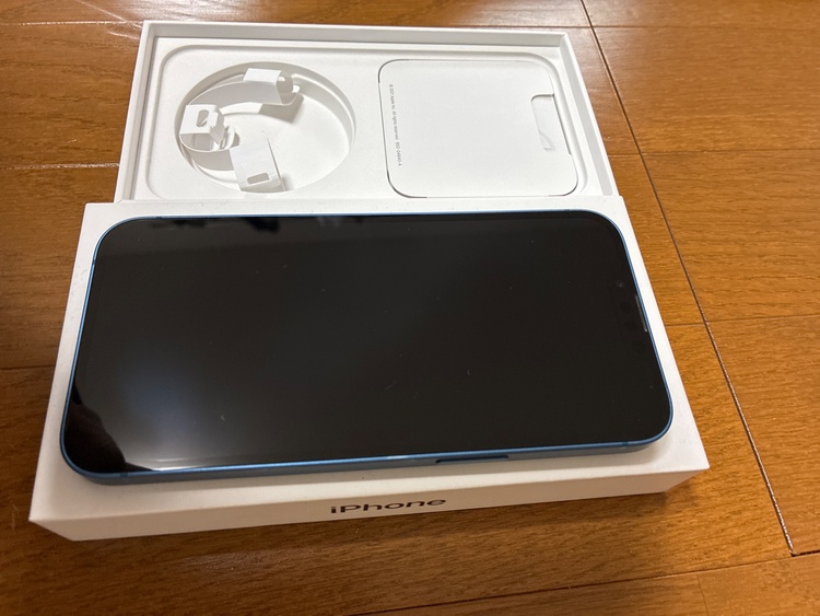 iPhone 13 512GB SIMフリー（スマホ）の商品画像 - 査定依頼日：2026年4月15日 - 最高査定価格：43,000円