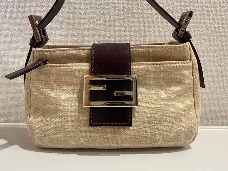 FENDI マンマバケット（ブランドバッグ）の商品画像 - 査定依頼日：2025年10月19日 - 最高査定価格：60,000円