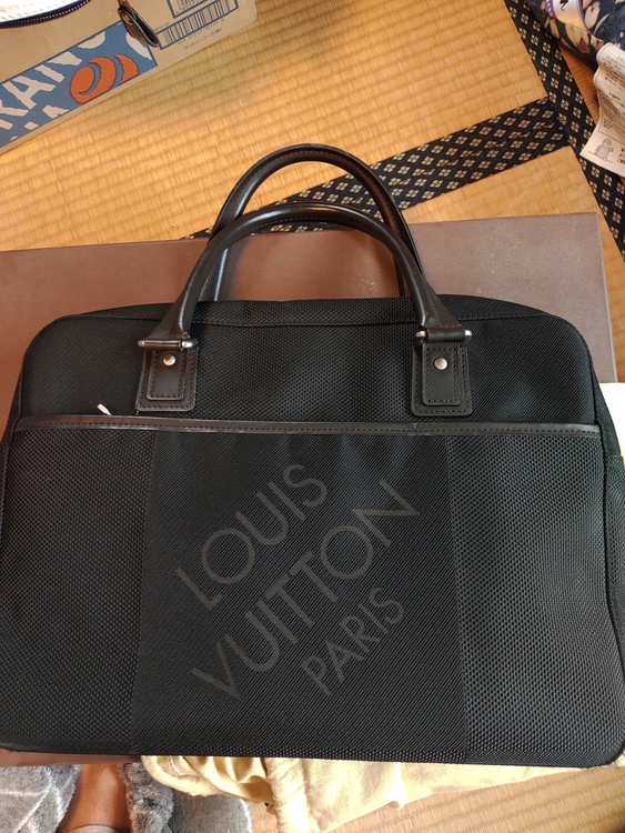 ビジネスバッグ（ブランドバッグ）の商品画像 - 査定依頼日：2022年5月13日 - 最高査定価格：41,000円