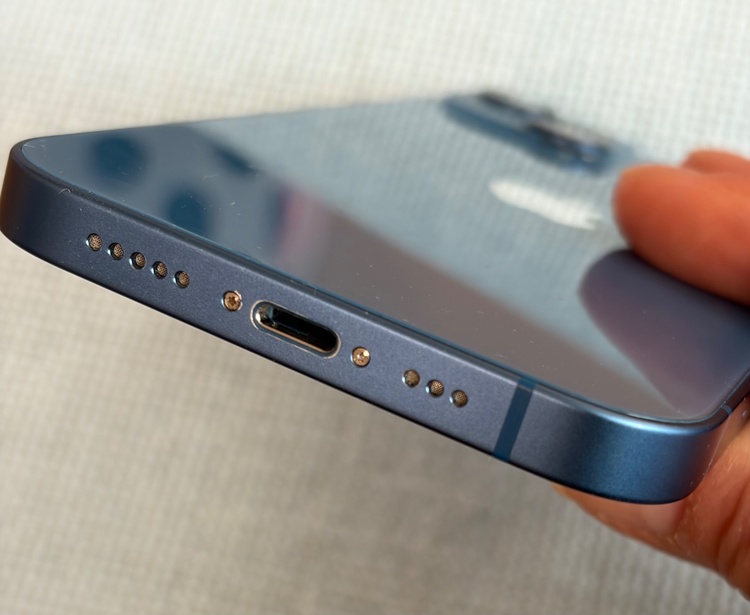 iPhone13 SIMフリー（スマホ）の商品画像 - 査定依頼日：2026年2月7日 - 最高査定価格：36,000円