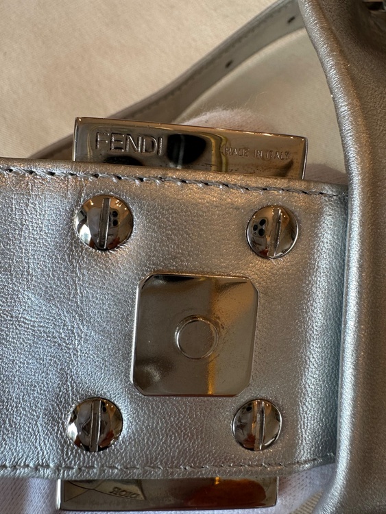 FENDI Baguette Bag（ブランドバッグ）の商品画像 - 査定依頼日：2026年8月22日 - 最高査定価格：450,000円