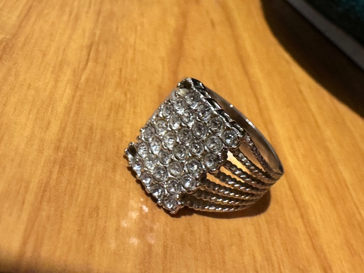 わかりません（宝石）の商品画像 - 査定依頼日：2025年9月15日 - 最高査定価格：300,000円