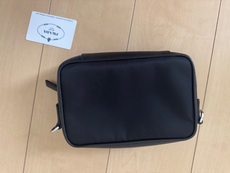 PRADA ブリック Re-Nylon xサフィアーノレザー バッグ（ブランドバッグ）の商品画像 - 査定依頼日：2025年6月9日 - 最高査定価格：160,000円