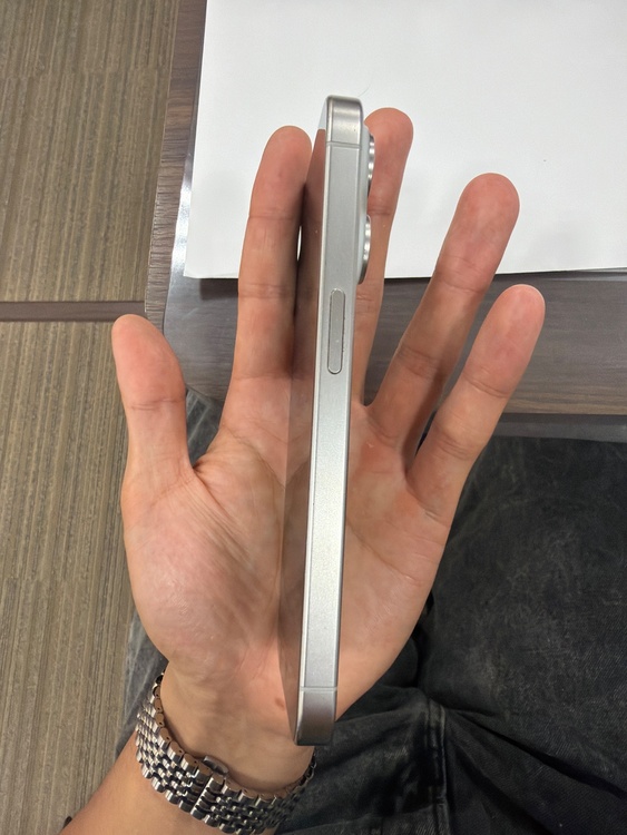 iPhone iPhone 15 Pro 128GB SIMフリー（スマホ）の商品画像 - 査定依頼日：2026年7月7日 - 最高査定価格：74,000円