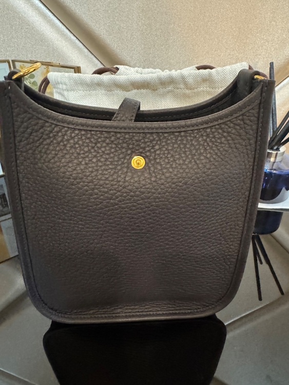 エブリン16（ブランドバッグ）の商品画像 - 査定依頼日：2025年11月19日 - 最高査定価格：350,000円