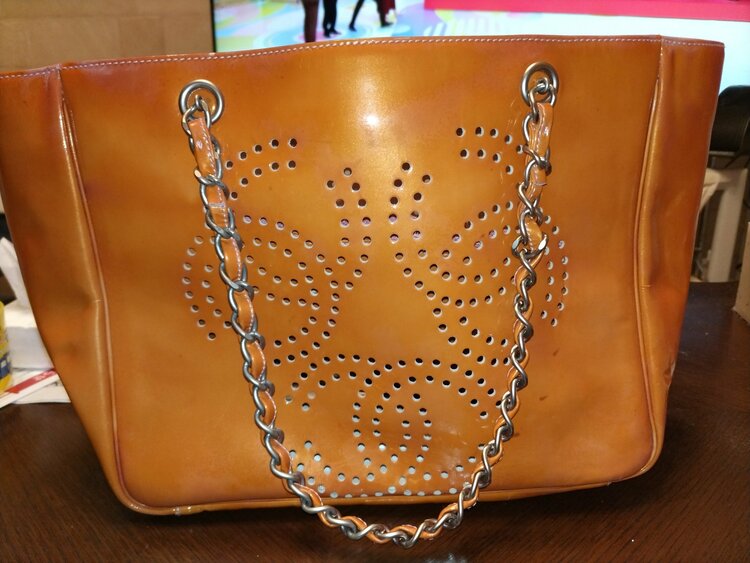 パンチングトリプルココ（ブランドバッグ）の商品画像 - 査定依頼日：2026年3月24日 - 最高査定価格：30,000円