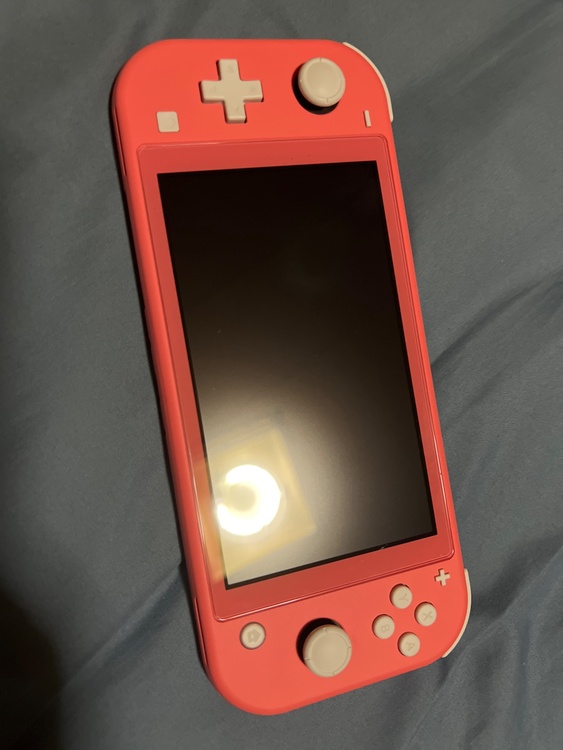 Nintendo Switch Lite本体コーラル（ゲーム機本体・ゲームソフト）の商品画像 - 査定依頼日：2026年3月3日 - 最高査定価格：8,100円