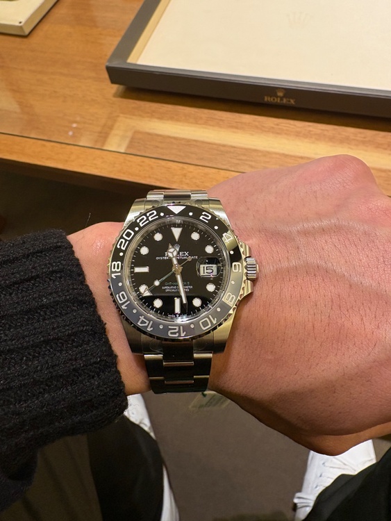 GMTマスターII オイスタースチール　黒灰（高級時計）の商品画像 - 査定依頼日：2026年2月13日 - 最高査定価格：3,150,000円