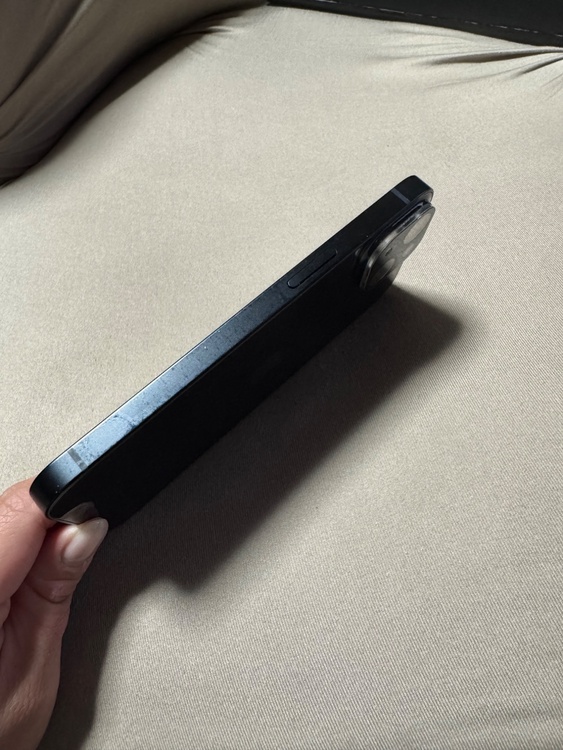 iPhone 14 128GB au（スマホ）の商品画像 - 査定依頼日：2026年3月15日 - 最高査定価格：39,000円