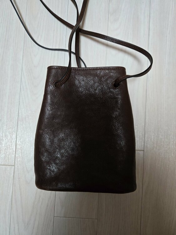 ミュウミュウ  （ブランドバッグ）の商品画像 - 査定依頼日：2025年12月14日 - 最高査定価格：110,000円