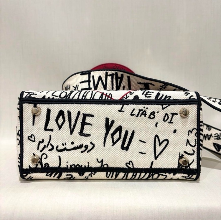 ディオール  （ブランドバッグ）の商品画像 - 査定依頼日：2026年4月6日 - 最高査定価格：240,000円