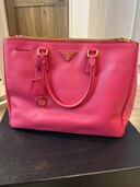 プラダ  （ブランドバッグ）の商品画像 - 査定依頼日：2024年11月20日 - 最高査定価格：50,000円