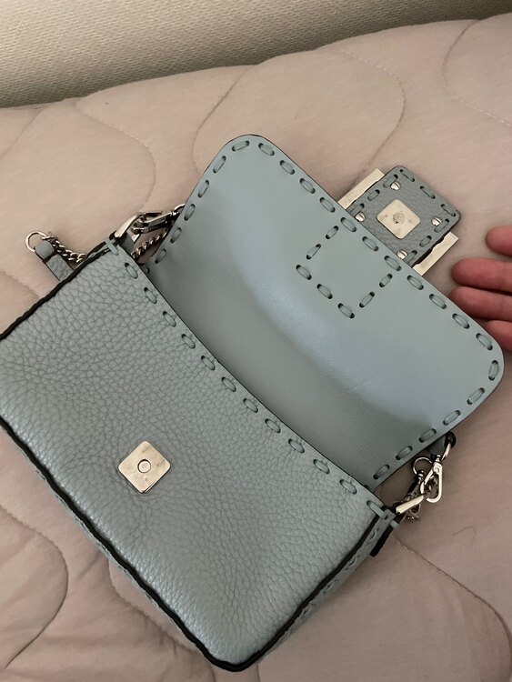 フェンディ  （ブランドバッグ）の商品画像 - 査定依頼日：2025年3月22日 - 最高査定価格：150,000円