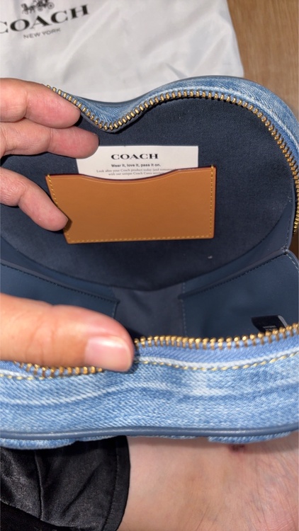COACH（コーチ）ハート クロスボディ・キルティング デニム型番：CR669（ブランドバッグ）の商品画像 - 査定依頼日：2026年7月28日 - 最高査定価格：7,000円